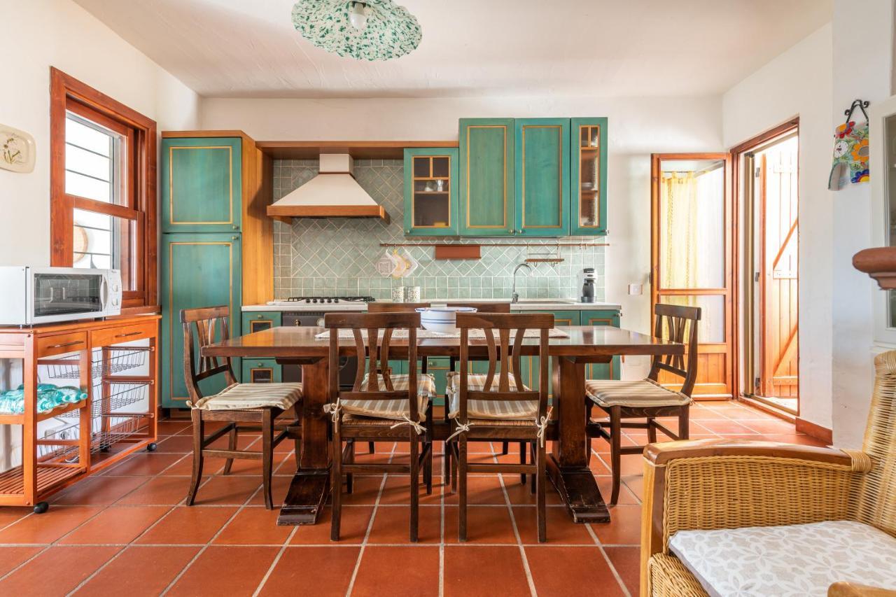 Damiano Holiday House Porto Columbu - Perd'E Sali Kültér fotó