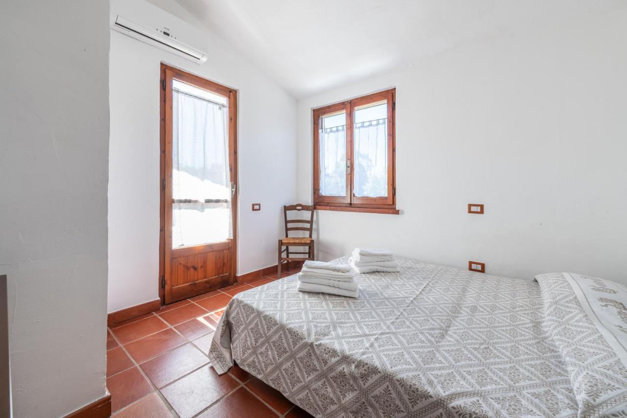 Damiano Holiday House Porto Columbu - Perd'E Sali Kültér fotó