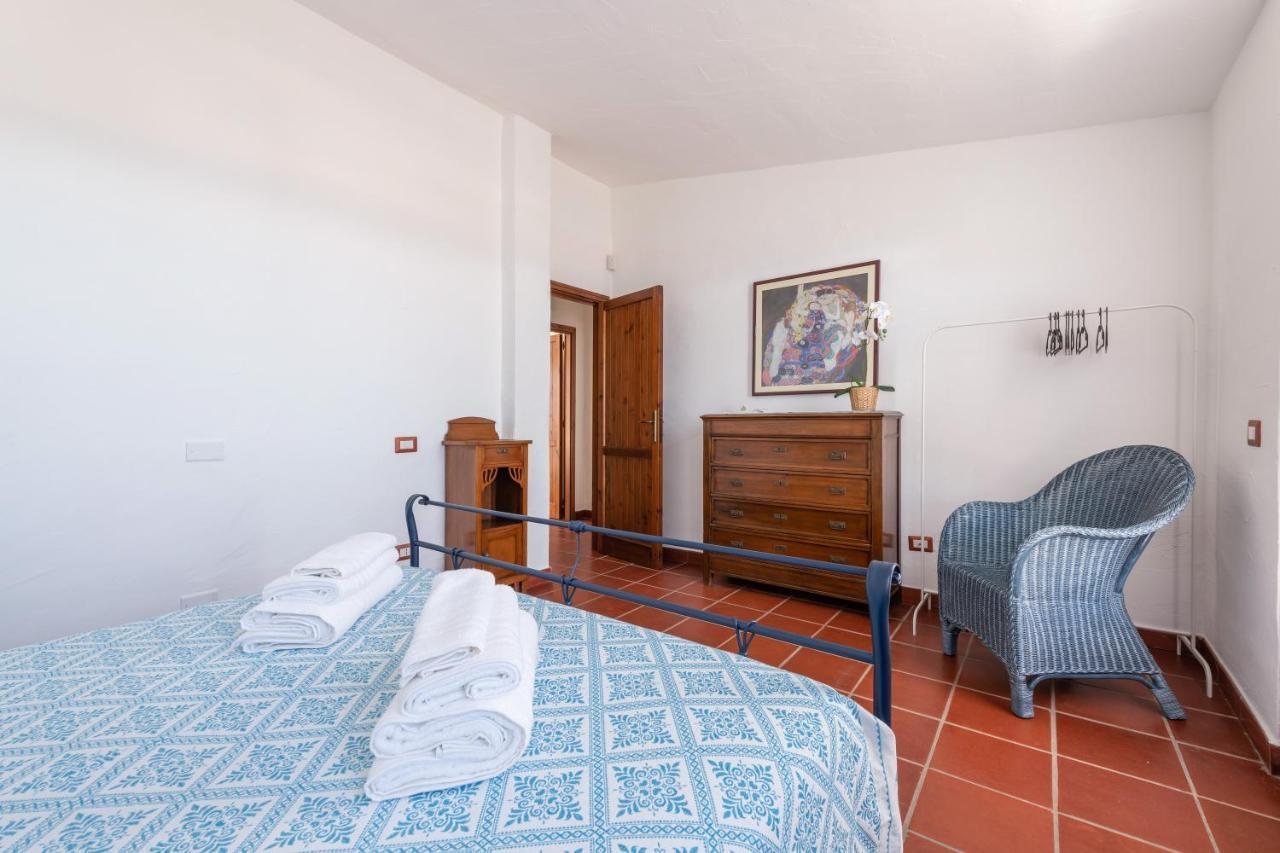 Damiano Holiday House Porto Columbu - Perd'E Sali Kültér fotó